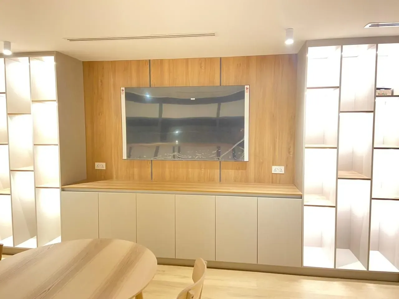 Console & Sideboard